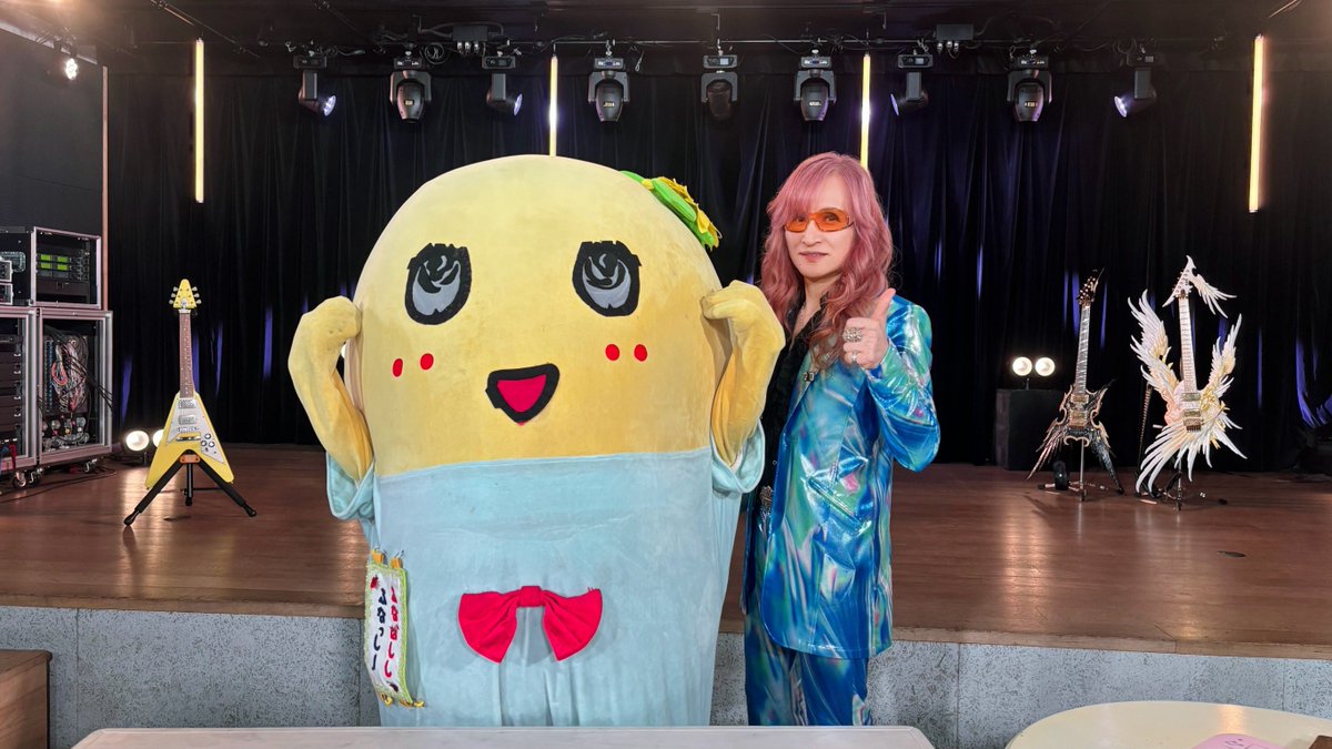 funassyi's tweet photo. みんなー今日も一日お疲れ様なっしー♪
ヾ(。゜▽゜)ノタカミーさんと一緒に美味しい物を食べてその後一曲合わせて歌わせて貰うというなんとも贅沢な時間だったなっしー♪

8月28日ＢＳ朝日で放送予定の高見沢俊彦の美味しい音楽 美しいメシ」毎週金曜 よる１０時３０分〜１１時放送　放送終了後にTVerにて30日まで配信するからなっしー♪

明日もみんな元気に過ごせます様に梨汁ブシャー:＊
もやたかみー