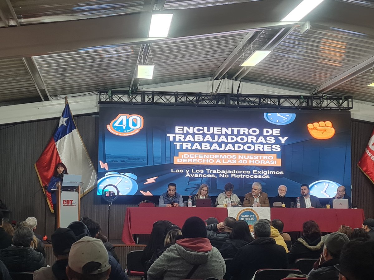 pvenegas2's tweet photo. Los Trabajadores tambien somos "Pobladores y Ciudadanos" emotiva realidad la que nos presento la Dirigenta de comites de allegados.El retroceso de las "40 horas a 52" no nos beneficia en nada, nuestra calidad de vida esta RIESGO... https://t.co/ujjhZBmY4J