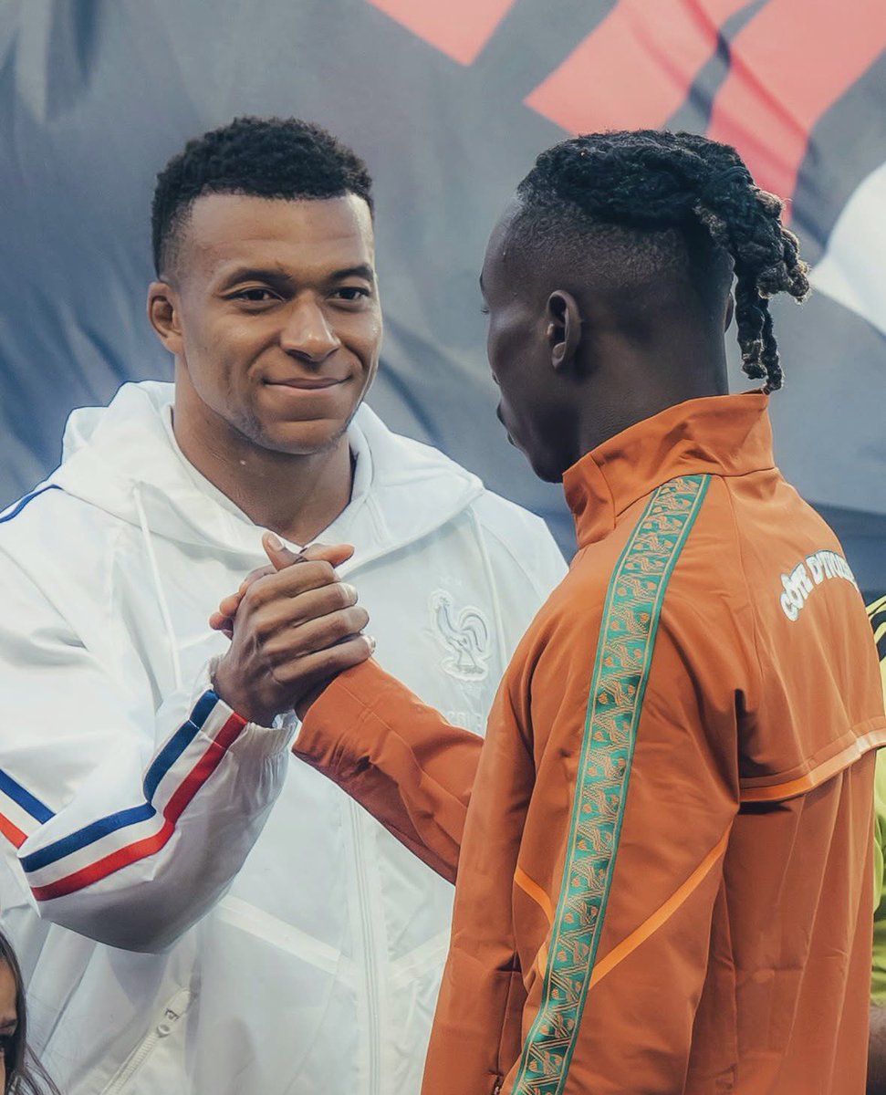 EditionMerengue's tweet photo. Comment nommer notre nouveau trio offensif ? https://t.co/0JNkqeJmn7
