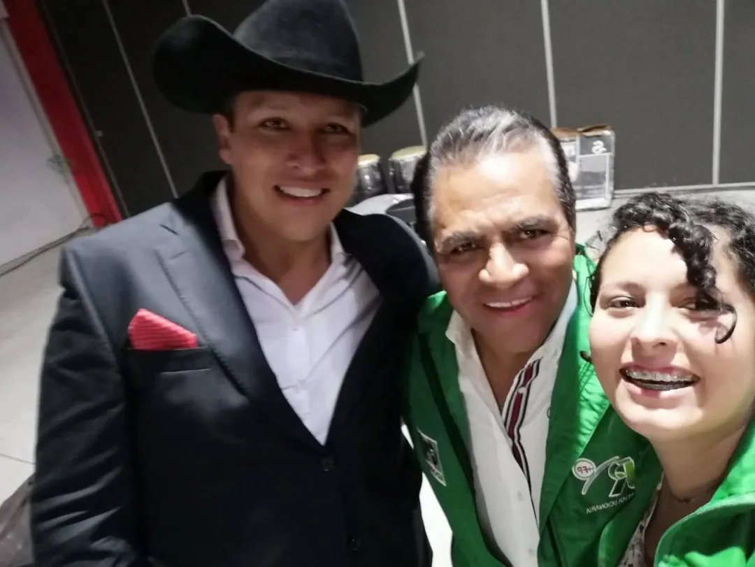 YazMunkure's tweet photo. 🙏Descansa en paz @froylansantana . Froy hoy el cielo te reúne en un abrazo eterno con Edgar, vuela alto estimado Froy.🕊️🙏❤️‍🩹 https://t.co/tkowfj0fOj