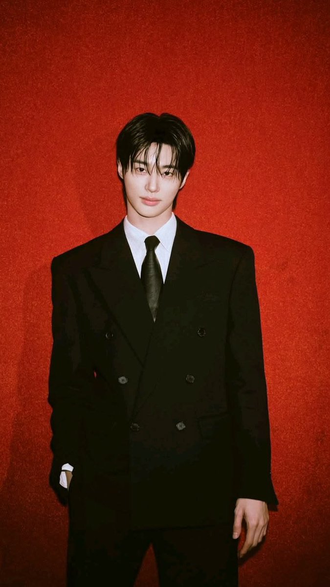 armyuaena8's tweet photo. [UPDATE]

Actor #ByeonWooSeok Recently Sent A Birthday Cake To #IU In Celebration Of Her Birthday,Expressing His Warm Support💜.

The Thoughtful Gesture Reflects The Genuine Friendship And Mutual Respect They Continue To Share since #PerfectCrown.

A Bond Of Friendship🤝. https://t.co/AwzibAAC5A