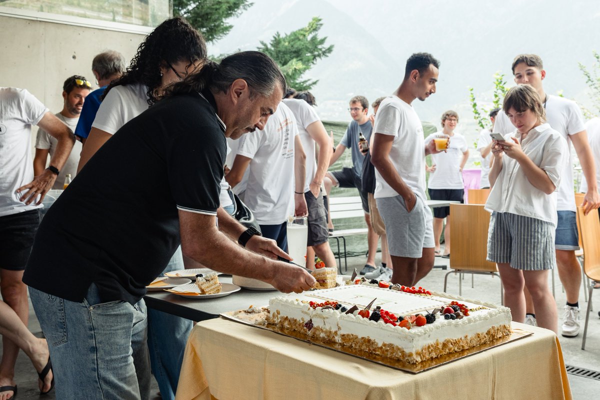 NOIhackathon's tweet photo. Since 2013 new NOI Hackathon formats and editions have been introduced, leading to the 10th Summer Edition, where solving real-world challenges comes with a relaxed summer atmosphere - and sometimes the best ideas come after a dip in the pool! 🏊

Which edition did you join?😊 https://t.co/GXGAipQzY2