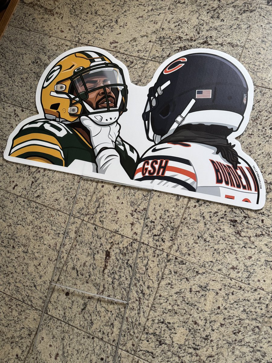 ChiBearsMuse's tweet photo. 🚨 GIVEAWAY TIME 🚨

We’re giving away this custom Luther Burden III chokehold cutout yard sign! 🔥👀

How to Enter:
1️⃣ Repost this post 🔁
2️⃣ Follow all three accounts:
 @talleybrand, @ChiPlaybook, and Me! 
3️⃣ Comment Done! 

⏰ Winner will be chosen at random in 72 hours! Good luck! ⬇️