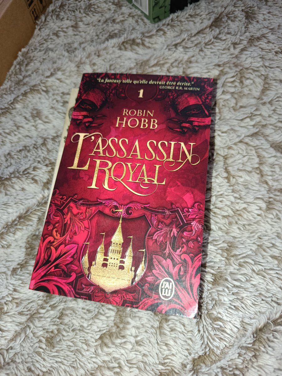 Tsuki___fkr's tweet photo. Je commence officiellement la saga de l'assassin royal 🫡
J'ai énormément d'attentes pour cette oeuvre car on m'a vendu ça comme un indétrônable de la fantaisie absolument incroyable donc j'espère ne pas être déçue #booktwt https://t.co/n11blbd00N