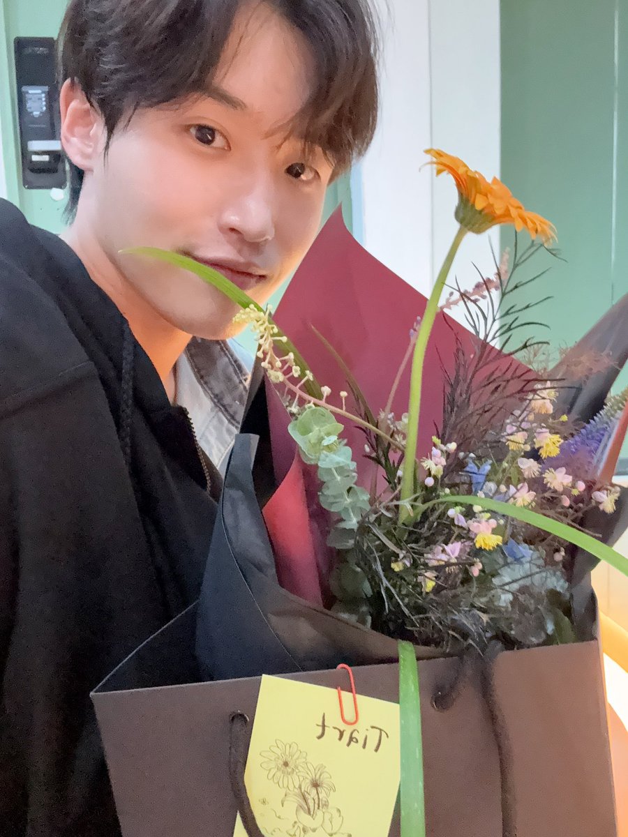 ew_0114's tweet photo. 감사합니다!! https://t.co/uygy80BR72