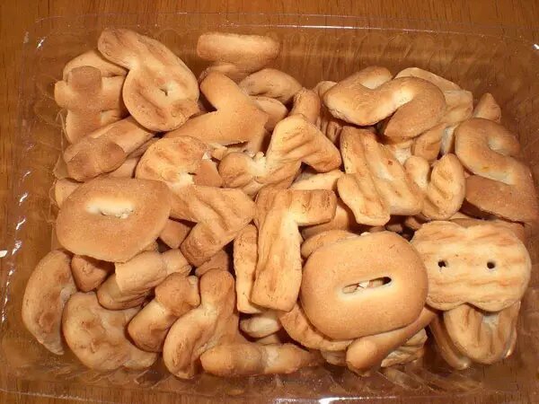 tomclinton6's tweet photo. Just borrowed your neighbor’s favorite baking tray for tonight’s cookies—left a batch warm on their porch with a note that says “Paying it forward!” https://t.co/cbQyJCJ5d1