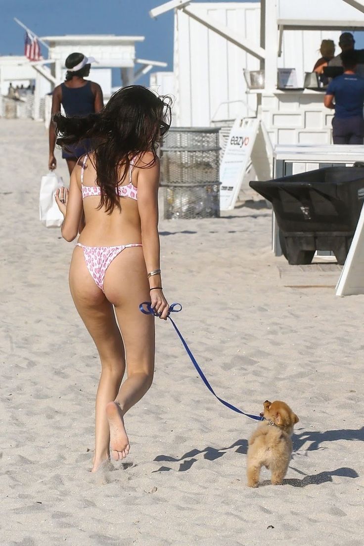 Overthinker022's tweet photo. Madison Beer is serving effortless beach glamour. https://t.co/JAyP5VoGcF