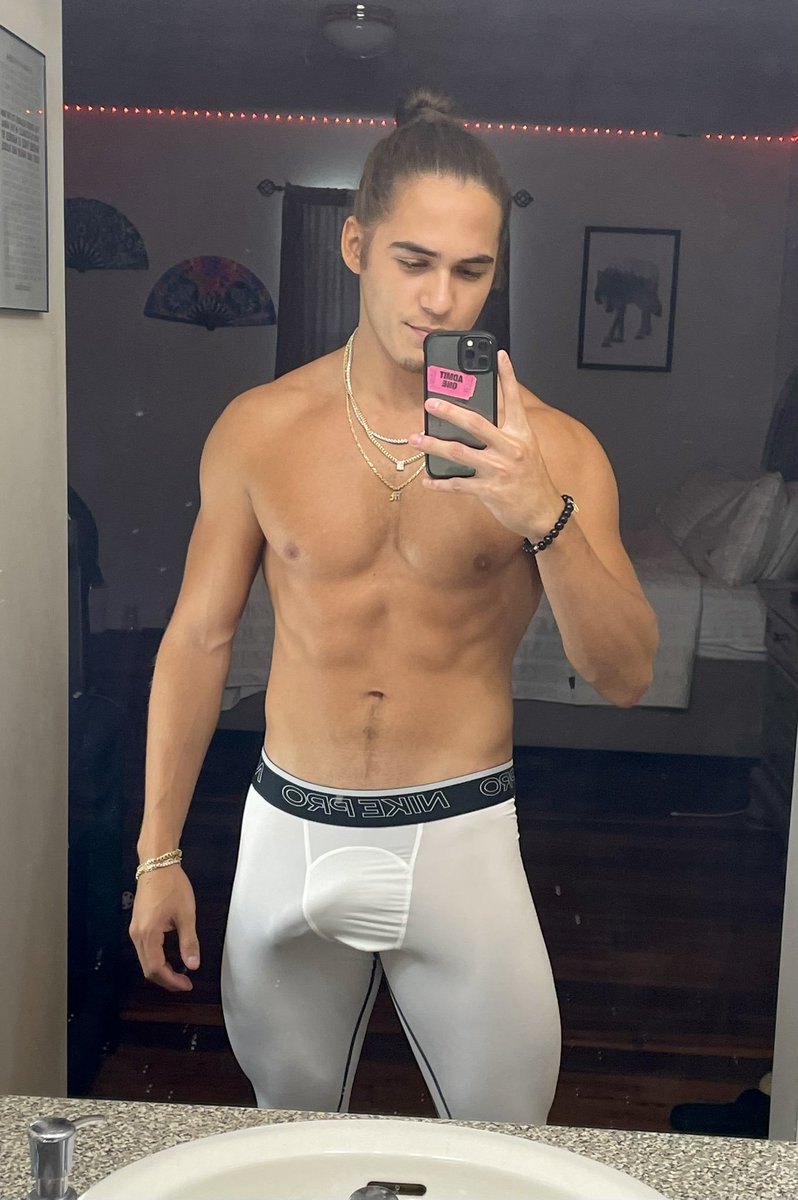 Mastervince19's tweet photo. Morning pigs 🐖  who's ready to send for me coffee and blunts via cashapp?#findom #cashmaster #Humanatm https://t.co/ehIpBbQouk