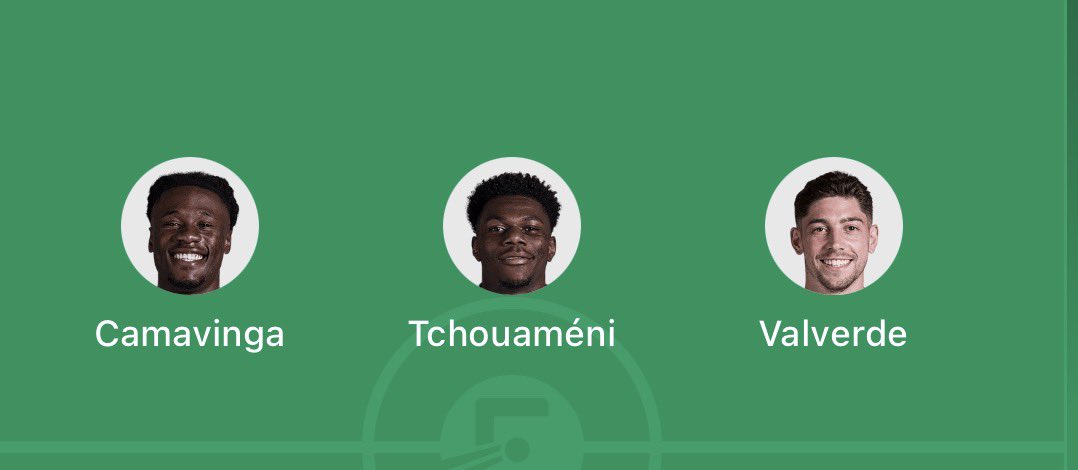 Ray_RMCF's tweet photo. Imagine trying to start a counter attack with this midfield.😭 https://t.co/OcqHEPi7fS