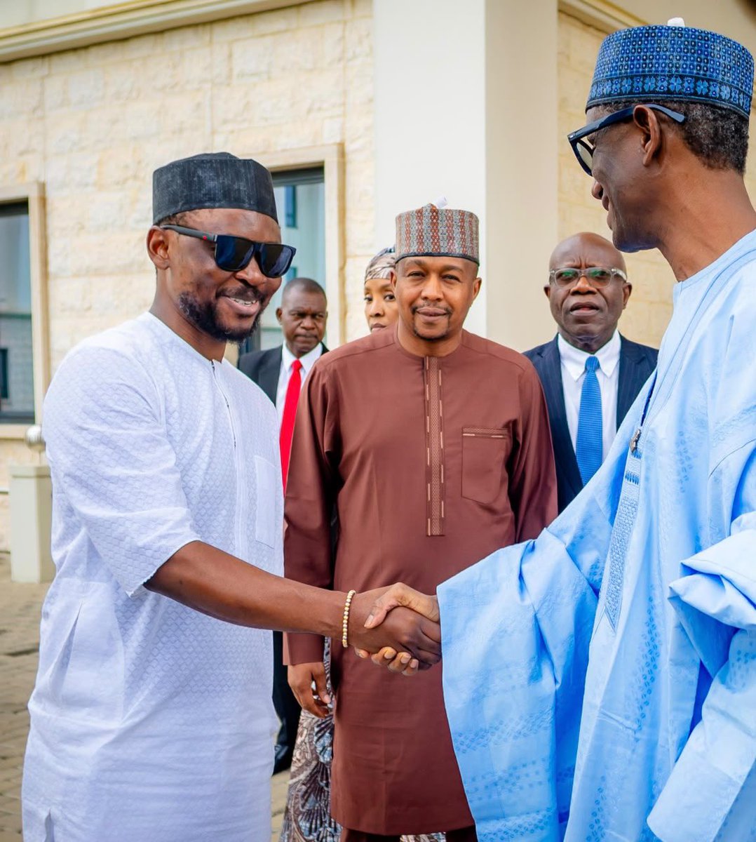 Omojuwa's tweet photo. It was a great time discussing issues of urgent national importance with the NSA @NuhuRibadu. That’s not the accurate caption.

This was an accidental meeting. Truly accidental. The entire exchange lasted two minutes as he was leaving.

What wasn’t accidental is the week I spent with the Madaki @AbdulrahmanLeme and Mahmud Ribadu @MahmudRibadu (Chairman, Primal Sporting, Lagos Liga Champions) exploring Abuja for a project we believe the city needs. More on this soon.