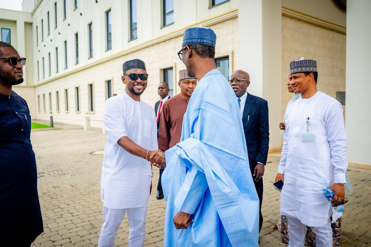 Omojuwa's tweet photo. It was a great time discussing issues of urgent national importance with the NSA @NuhuRibadu. That’s not the accurate caption.

This was an accidental meeting. Truly accidental. The entire exchange lasted two minutes as he was leaving.

What wasn’t accidental is the week I spent with the Madaki @AbdulrahmanLeme and Mahmud Ribadu @MahmudRibadu (Chairman, Primal Sporting, Lagos Liga Champions) exploring Abuja for a project we believe the city needs. More on this soon.