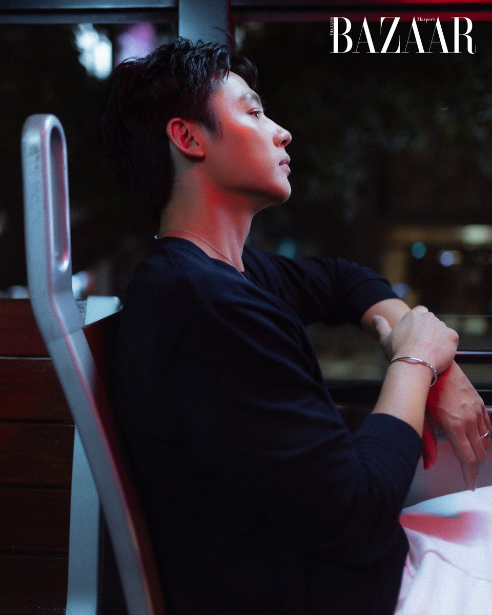 banmarkpantip's tweet photo. CHANEL X MARK PRIN 🥰#BAZAARExclusive
#COCOCRUSH #CHANELFineJewelry #หมากปริญ #mark_prin
cr. BAZAAR Thailand ,Harpersbazaarmycover https://t.co/8wMlouzVUS