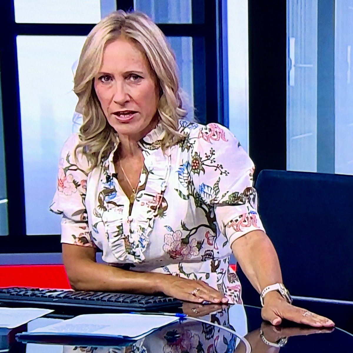 raymach1's tweet photo. SOPHIE

Sophie Raworth https://t.co/KFPZxKdpLi