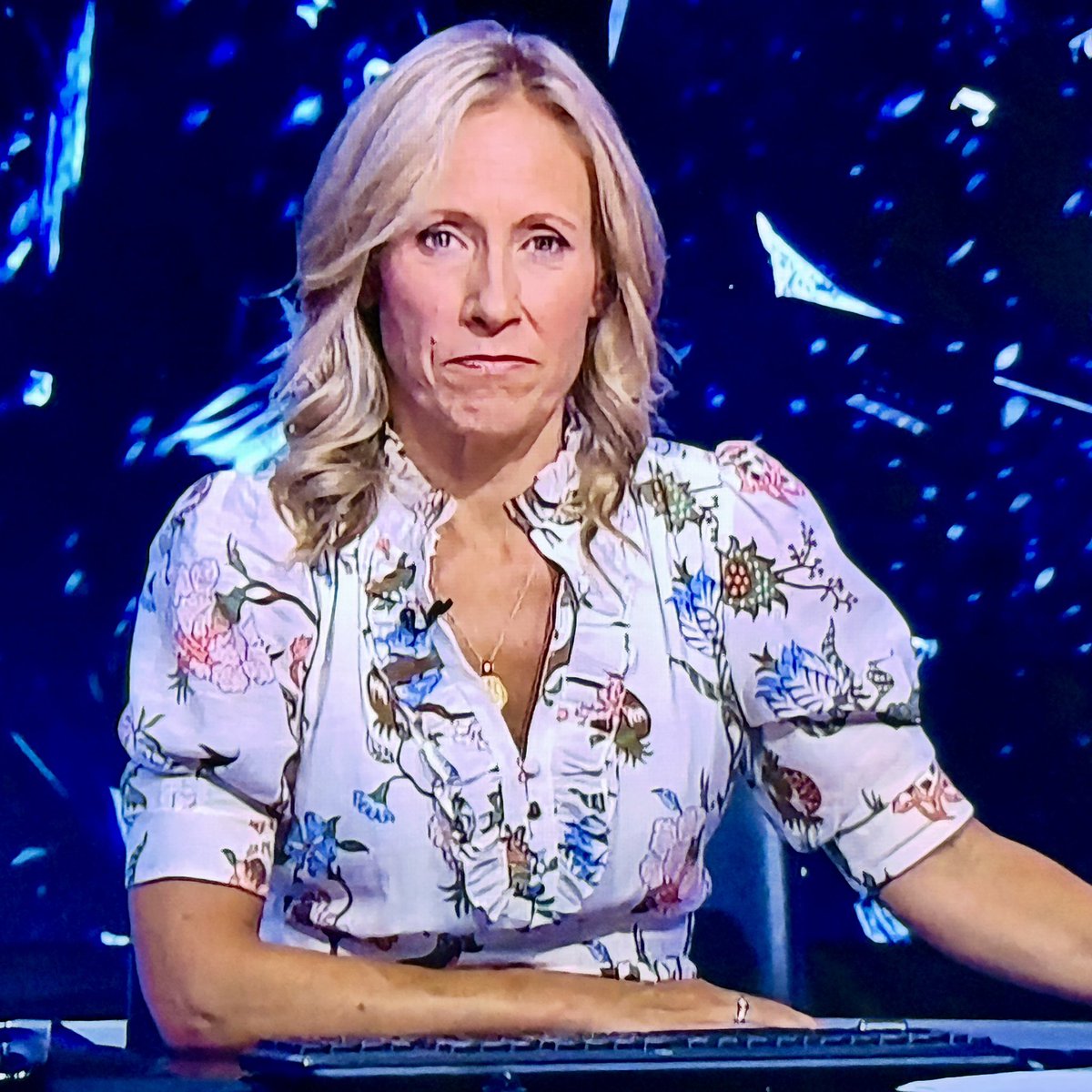 raymach1's tweet photo. SOPHIE

Sophie Raworth https://t.co/KFPZxKdpLi