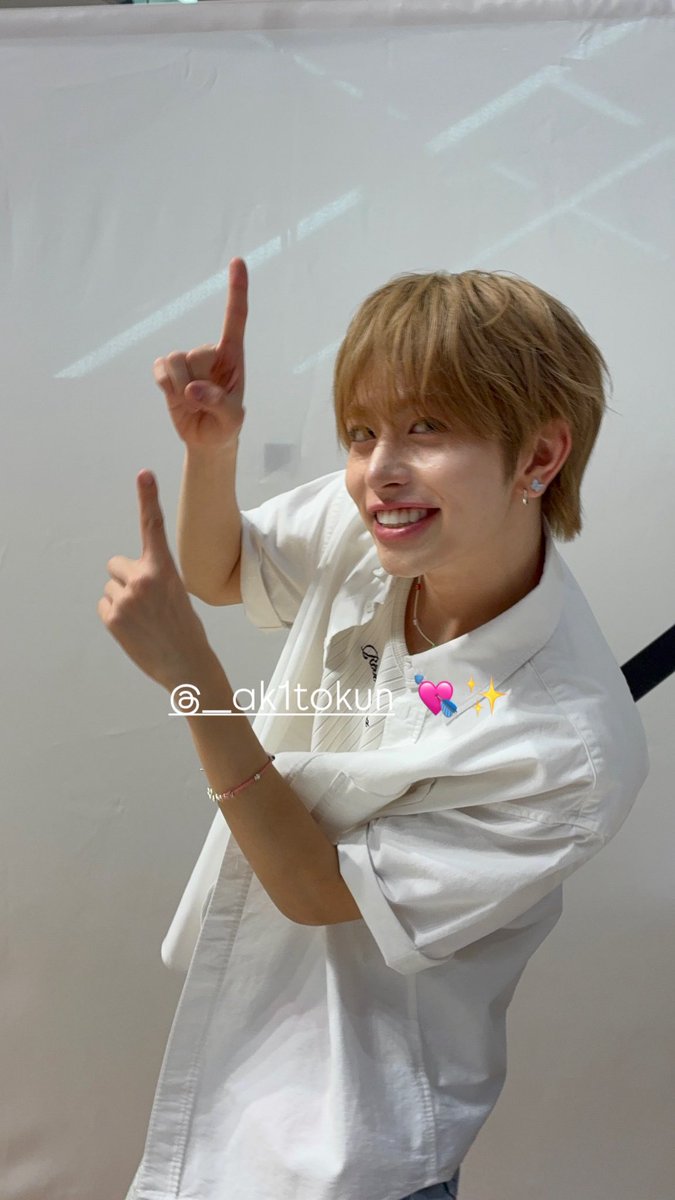 __akitokun's tweet photo. あきとくんありがとうᐡ ̳ᴗ  ̫ ᴗ ̳ᐡ
 #VIBY  #AKITO  #TOMO   #ロック画面 https://t.co/VZKCLdx65a