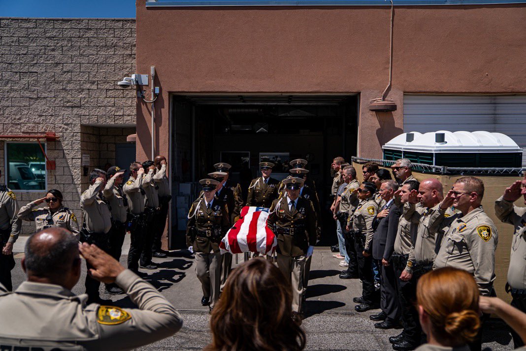 FBIDirectorKash's tweet photo. Our hearts are heavy today.
LVMPD Officer Austin Abdelnabi was killed in the line of duty while answering a call to protect this community. A Marine veteran, a husband, and a man who showed up every day for the people of Las Vegas.
This hits close to home because it happened in my hometown.
To his wife Sage, his family, and every member of Metro — we stand with you. We are grateful for his service and we will not forget his sacrifice.
Rest easy, Officer.
-DKP🇺🇸