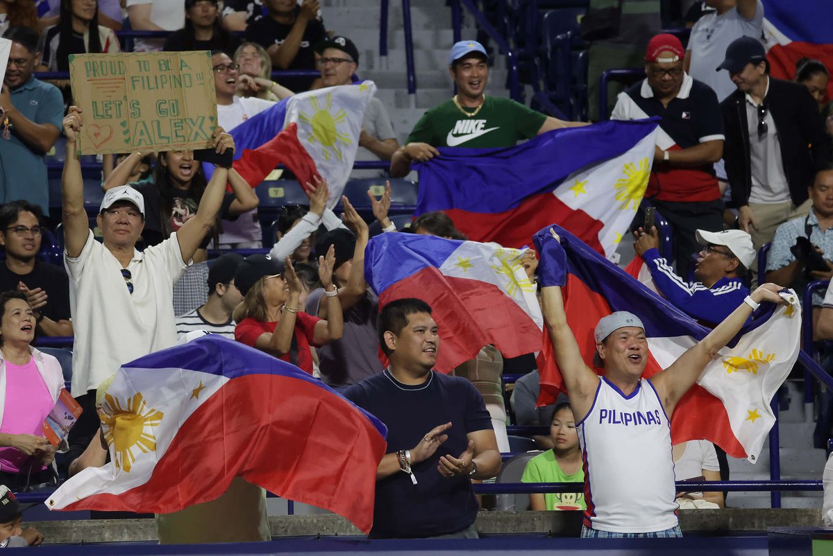 SteveRussell's tweet photo. One of the things I love about covering the National Bank Open is what happens when there is an emerging star, especially from a community that is represented in Toronto.
Alexandra Eala of the Philippines brought out a stadium of support for her @WTA match!
#Labanalex #ealamania https://t.co/25fqd2tNVr