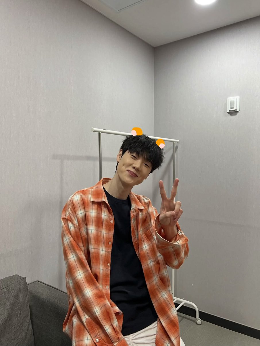 saoo2675's tweet photo. 뮤지컬 방가방가햄토리캐스팅공개언제하나요

해바라기를계속갉아먹다가양치를안해가지고이가사라진햄토리 | #준봉이 https://t.co/YGuBNADYQb