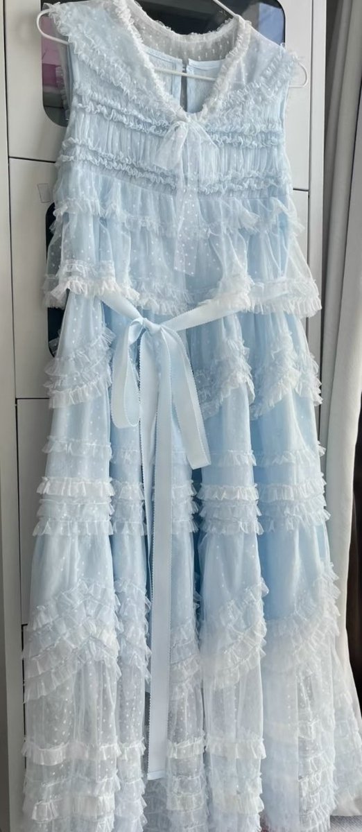 hinataforehead's tweet photo. MADE ONE DRESS https://t.co/D5MwWF9t1z
