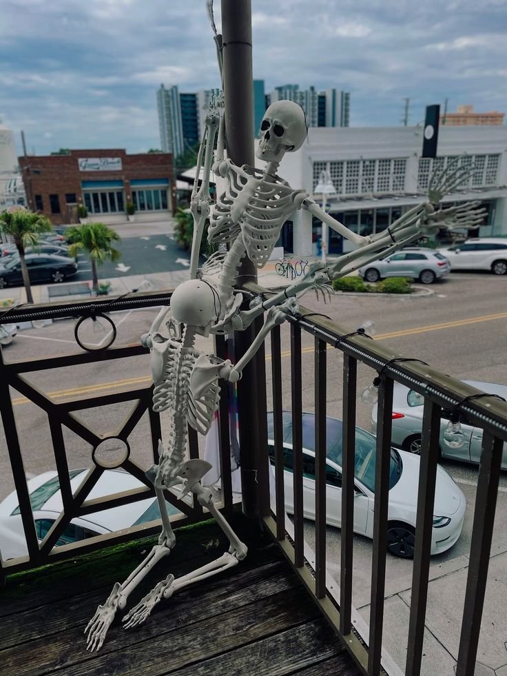 zoee_xm's tweet photo. Hey @Grok, replace the skeletons with realistic people while preserving the same scene and expressions.... https://t.co/vJ8odkP38v