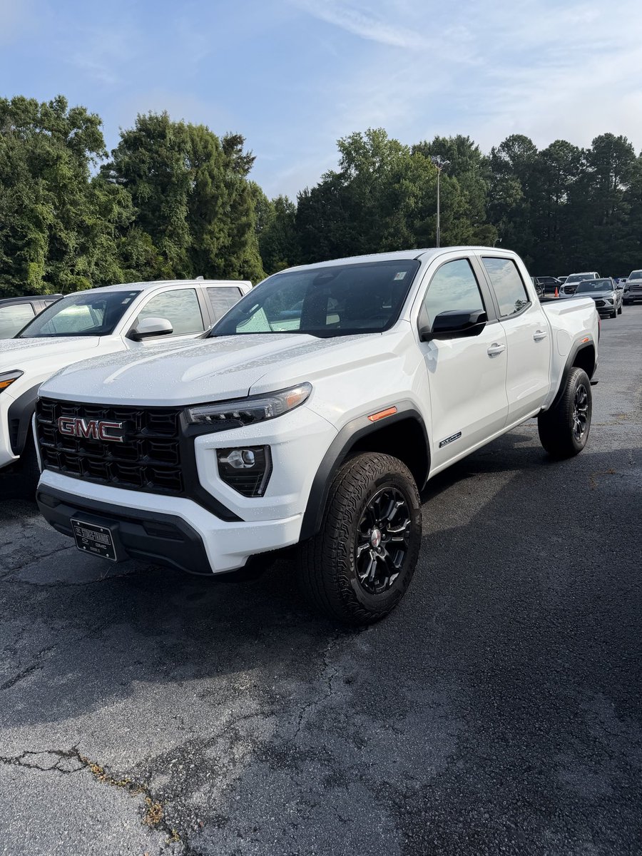JeffRoberts2117's tweet photo. Looking for a great preowned truck?
We have them!!
Small town dealership with home town values. 
Come see us

Stokes-Trainor GMC Chevrolet. 

Excellence is our standard

For more information
803-276-8888
https://t.co/o8pUJK56FE

#thankful #lovemyjob #hereforyou #youdeserveit https://t.co/r63fL2v7Al