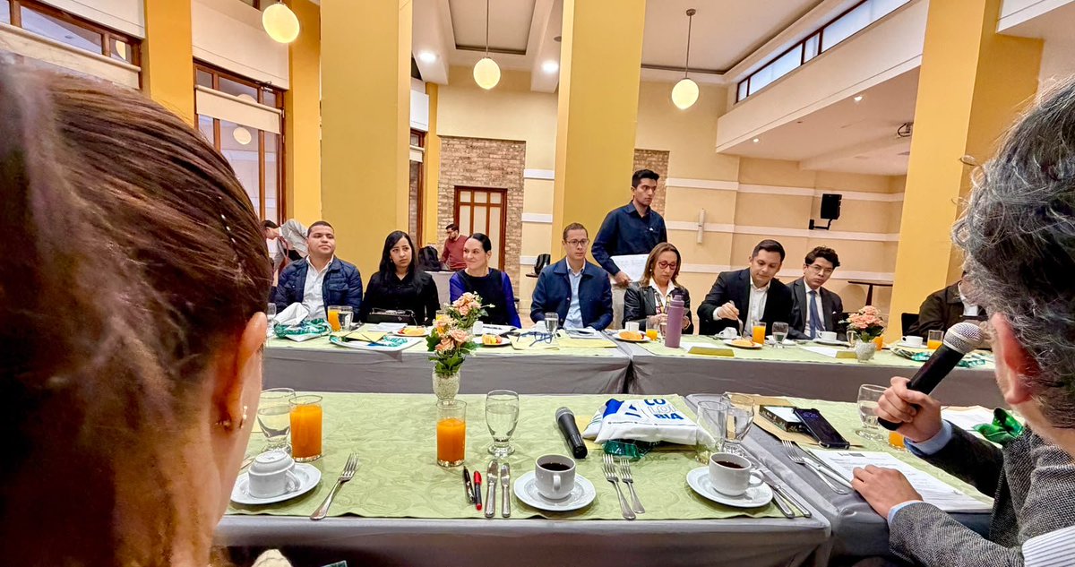 JulUscategui's tweet photo. Hoy, en el cumpleaños de Bogotá, acompañamos a @jjUscategui en la mesa de discusión “La ciudad que soñamos: Bogotá en el camino hacia sus 500 años”, en la que se presentó el Proyecto de Ley que se impulsará desde el Congreso.

Un espacio para pensar en grande, porque nuestra ciudad merece un futuro construido entre todos, sin importar la orilla política.