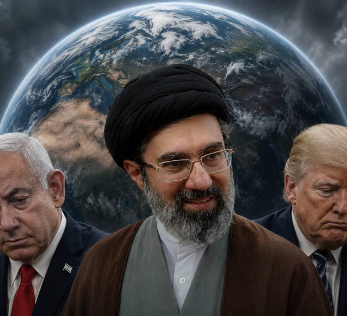 Caterin49788702's tweet photo. Irán está expandiendo su contienda geopolítica con Estados Unidos e Israel más allá de Oriente Medio

Irán no se queda al margen mientras los países del Golfo, Israel y sus aliados occidentales extienden su influencia en África, América Latina y Asia; la República Islámica está jugando su propio juego geopolítico.

África

Después de décadas de relaciones, convirtió el continente en una prioridad de política exterior en 2024 y organizó tres cumbres Irán-África entre 2023 y 2025, atrayendo a alrededor de 40 países.

África del Norte

Junto con Argelia, Irán busca contrarrestar la creciente influencia estadounidense e israelí en Marruecos, oponiéndose a la entrada de Rabat en los Acuerdos de Abraham y rechazando sus reclamaciones sobre el Sáhara Occidental. También se han reportado apoyos iraníes al Frente Polisario, el movimiento que busca la independencia del Sáhara Occidental a través de la autoproclamada República Árabe Democrática Saharaui.

África Oriental

Se ha informado que Irán ha apoyado al presidente Abdel Fattah al-Burhan y a las Fuerzas Armadas Sudanesas (SAF), incluso a través del suministro de drones Mohajer-6 entre diciembre de 2023 y enero de 2024. Cabe destacar que las SAF también cuentan con el apoyo de Arabia Saudita, mientras que su rival, las Fuerzas de Apoyo Rápido (RSF), están respaldadas por los Emiratos Árabes Unidos, estrechamente aliados con Israel.

Después de restablecer lazos con Kenia, Uganda y Zimbabue en 2023, Irán formalizó su relación militar y técnica de larga data con Etiopía a través de un acuerdo de intercambio de información de seguridad y inteligencia en 2025. A pesar de que Etiopía colabora con los Emiratos Árabes Unidos, ha mantenido su asociación con Irán en una vía separada.

Sahel

A medida que Mali, Burkina Faso, Níger y Chad redujeron la presencia militar occidental entre 2022 y 2025, Irán se propuso expandir su influencia en el Sahel a través de ofertas de cooperación militar, asistencia energética y científica. El fortalecimiento de los lazos de Irán con Níger, formalizado a través de pactos de seguridad y cooperación en 2025, preocupó a Estados Unidos, que perdió su base militar en el país africano en 2024.

América Latina

Mientras que la administración Trump e Israel buscan frenar a los gobiernos pro-independencia en América Latina a través de presión abierta y supuestas fraudes electorales, las relaciones de Irán con Venezuela, Argentina y Bolivia se han tensado. No obstante, aún mantiene estrechos lazos con Brasil, Nicaragua y Cuba. El giro de Irán hacia América Latina está impulsado por la resistencia a la presión estadounidense y la búsqueda de un mundo multipolar.

Asia

China es el principal salvavidas económico de Irán, ya que compra la gran mayoría de sus exportaciones de petróleo, mientras que India participa en sus principales proyectos de infraestructura, como el puerto de Chabahar y el Corredor Internacional Norte-Sur.

Irán y Corea del Norte mantienen una asociación estratégica de décadas basada en su resistencia compartida a Occidente.

Irán también ha consolidado relaciones con Kazajistán, Uzbekistán, Turkmenistán, Kirguistán y, especialmente, Tayikistán, al que considera una nación hermana. Los cinco países "stán" siguen interactuando con Irán a pesar de las crecientes acercamientos de la UE, Israel y Turquía.

Irán está expandiendo aún más su alcance global a través de BRICS+ y la Organización de Cooperación de Shanghái (OCS), respaldado por acuerdos de asociación estratégica integral con Rusia y China.