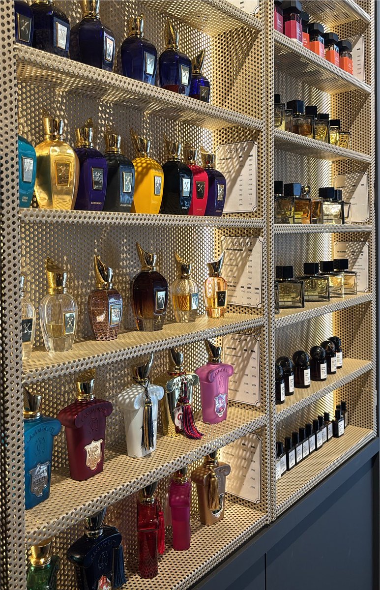 nzrm_z's tweet photo. Même mon jour de repos tourne autour du parfum https://t.co/bdSTUXo5ic