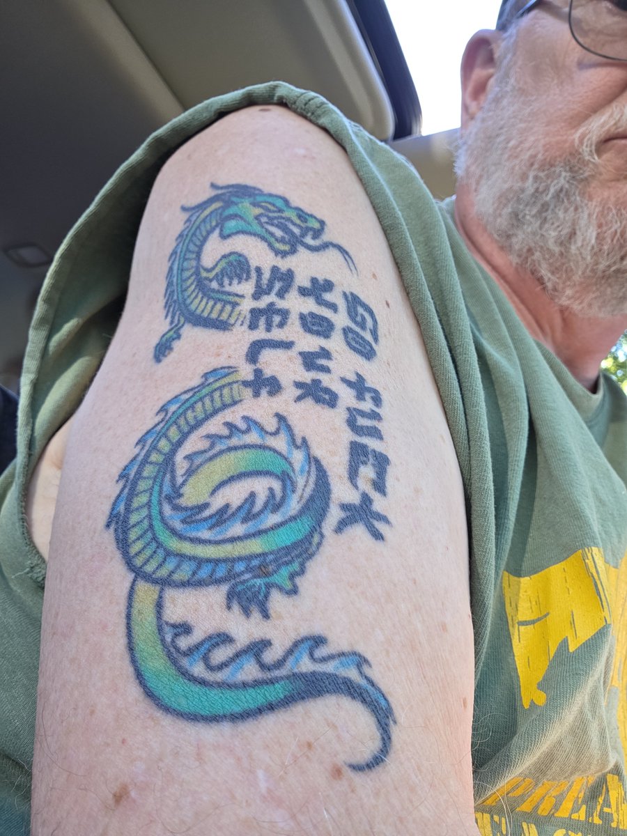Padre_0's tweet photo. Five years ago got my first tattoo. I think it's holding up well. https://t.co/nxWDnSgJvk