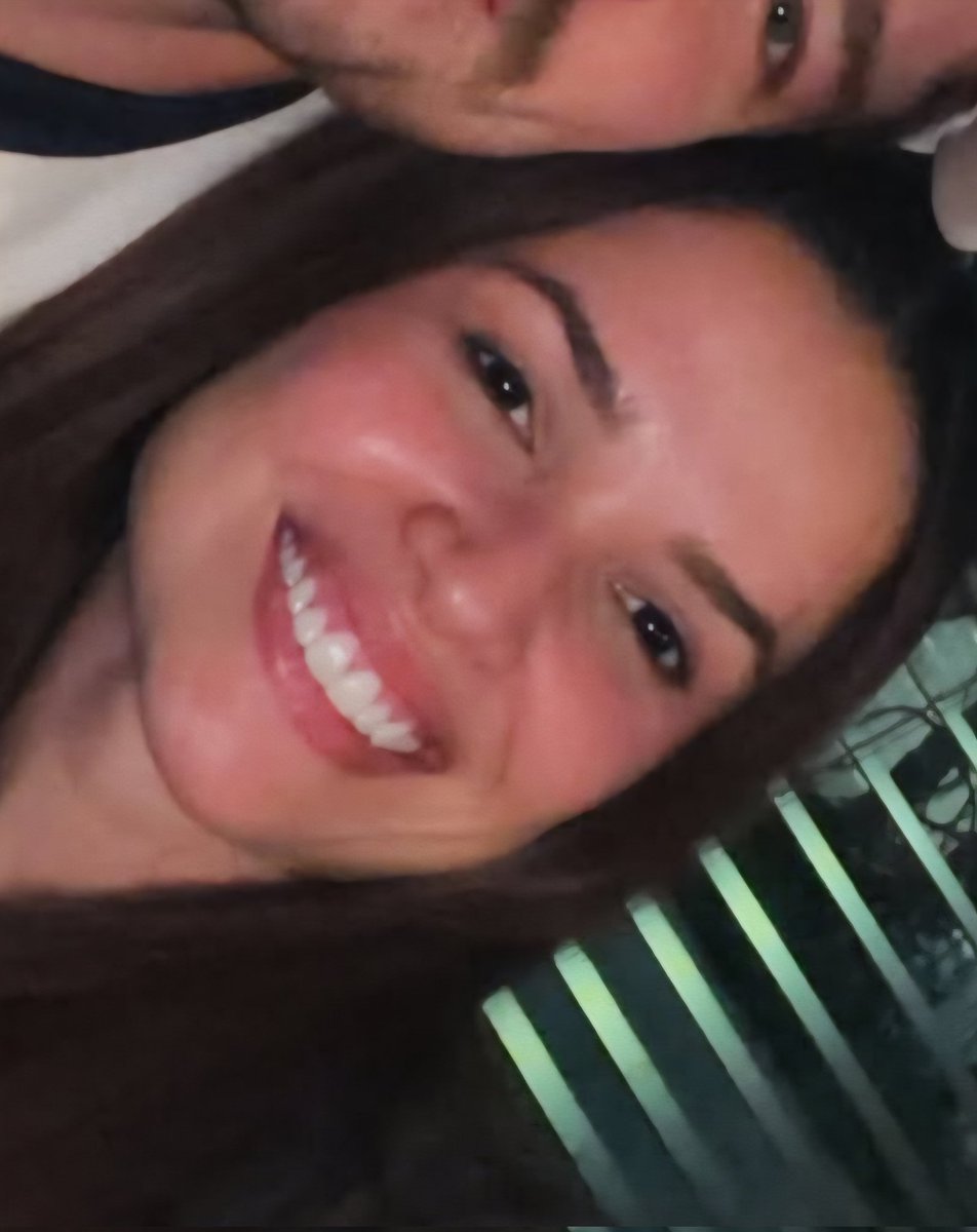 juarefdual's tweet photo. @JulianaFariasM4 @laypalpita @souumachata Você com mulher tá passando vergonha, que claramente aumenta mais quando ela faz maquiagem mais pesada ..olha essa dela sem maquiagem e atual essa foto dela ,foto de agora natural ..vc tem que aceitar q as pessoas nascem com bocão é de família eu msm tenho boca grande https://t.co/CWQNaU0QyG
