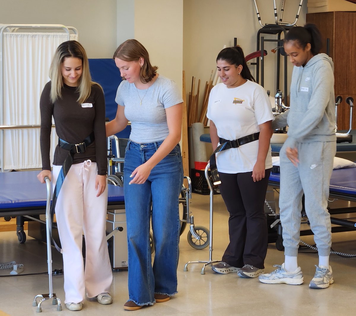 OaklanduSHS's tweet photo. We had the opportunity to connect with students at campRN to highlight collaboration between physical therapists &amp; nurses. Thank you to the School of Nursing for including us! We greatly enjoyed sharing the value of interprofessional collaboration in health care. https://t.co/KlZIz8XXjA