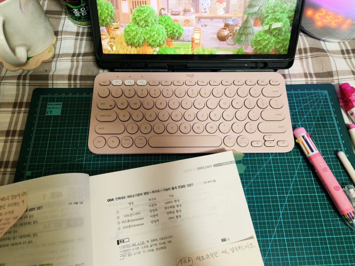 edajohc2N's tweet photo. #studytwt #study #공부계 #공부
- 생물학 데이! 모르는 개념 적어가면서 보고 있는데, 긴가민가해🥲

- 생애 통틀어 가장 많은 콩국수를 올해 여름에 먹고 있어요(아마 미친 더위 때문이겠죠!?(＃・∀・) https://t.co/80gYhIjIBE