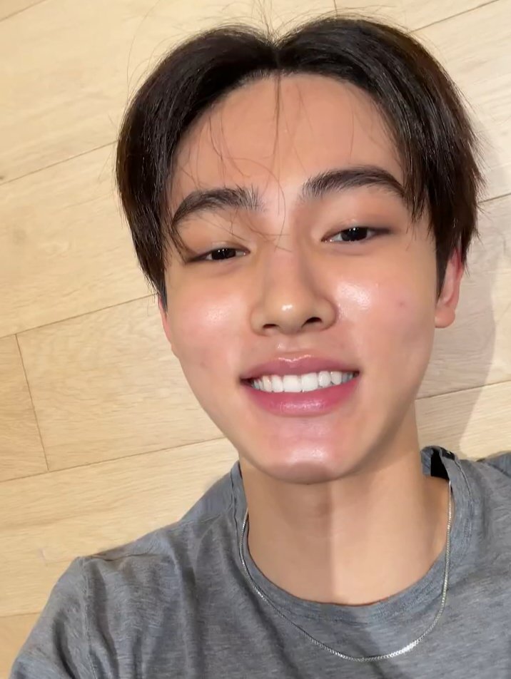 xxeoje's tweet photo. bare face nya cakep bgt anjr??? https://t.co/tsISoi3Kwb