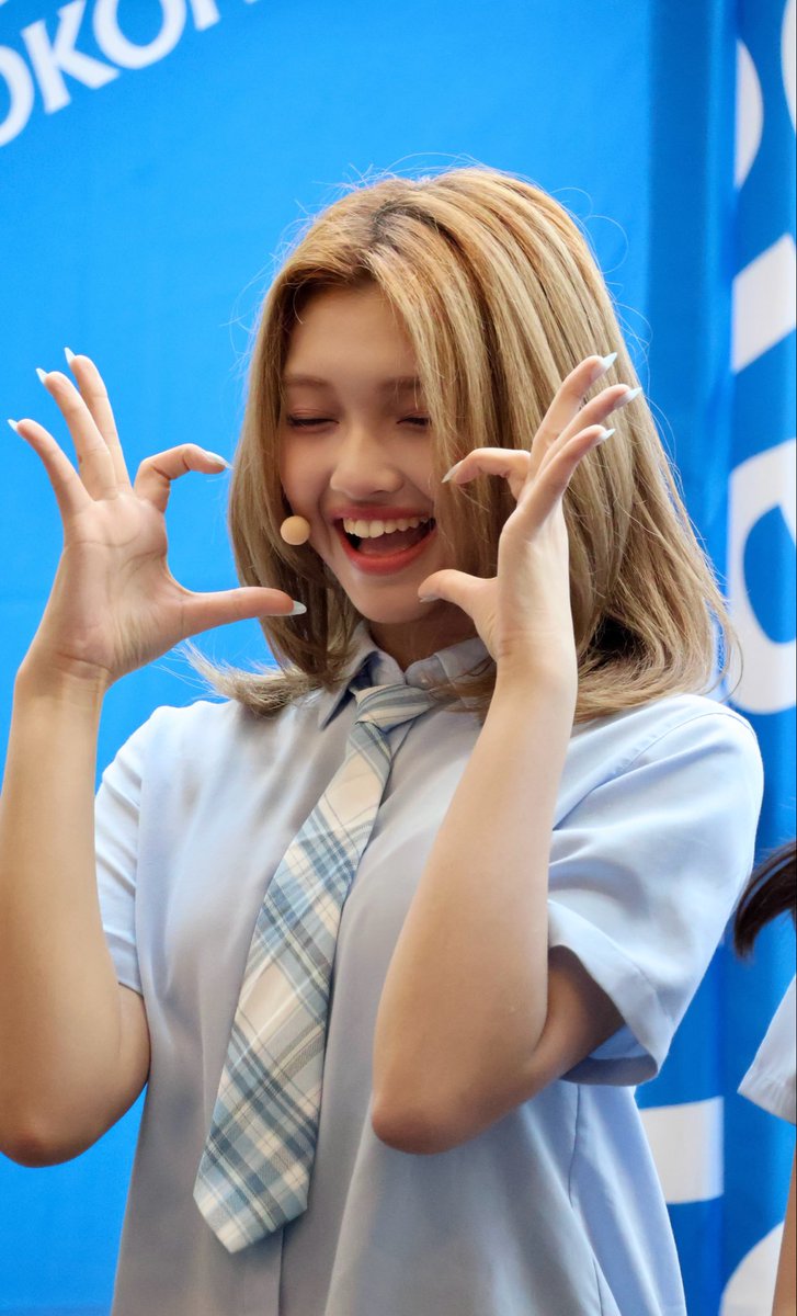 UxxU___UooU's tweet photo. #UNIS #UNISとスパークル  #GEHLEE #젤리당카 https://t.co/MqkvQmJ8Js