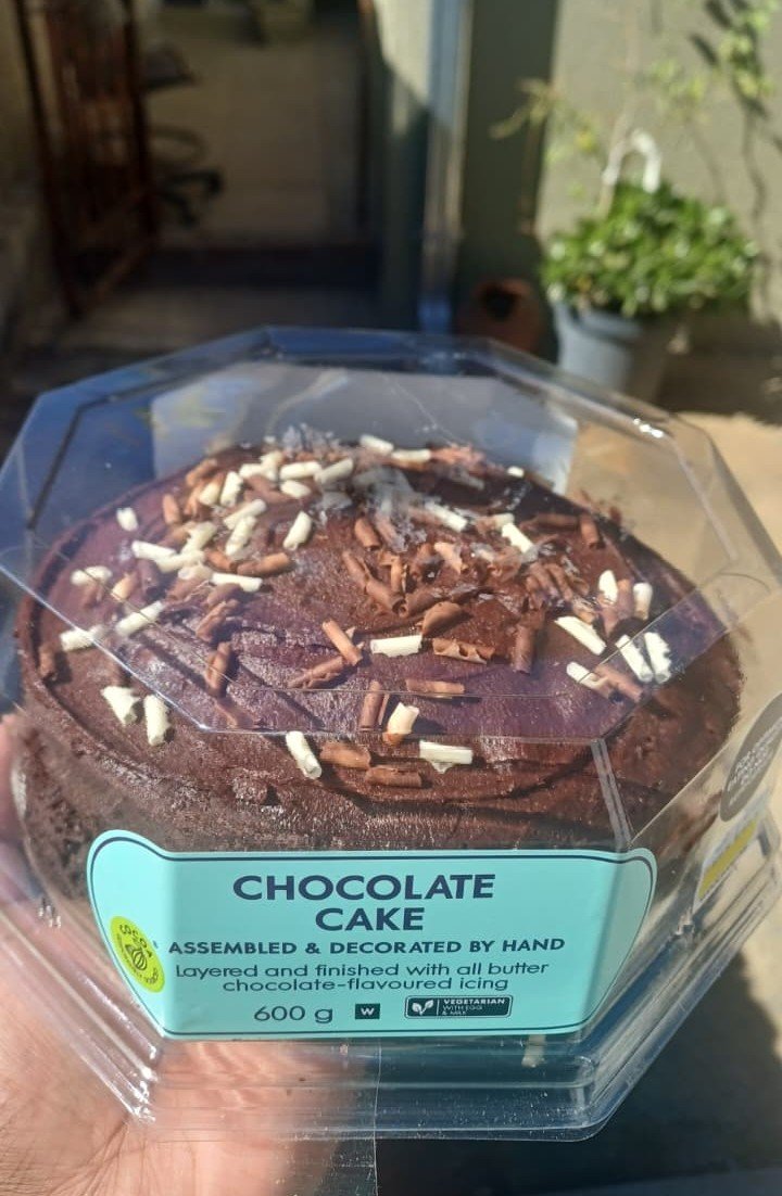 sthedoingtingss's tweet photo. Just take that R140 &amp; go buy cake https://t.co/UpCeCozflC