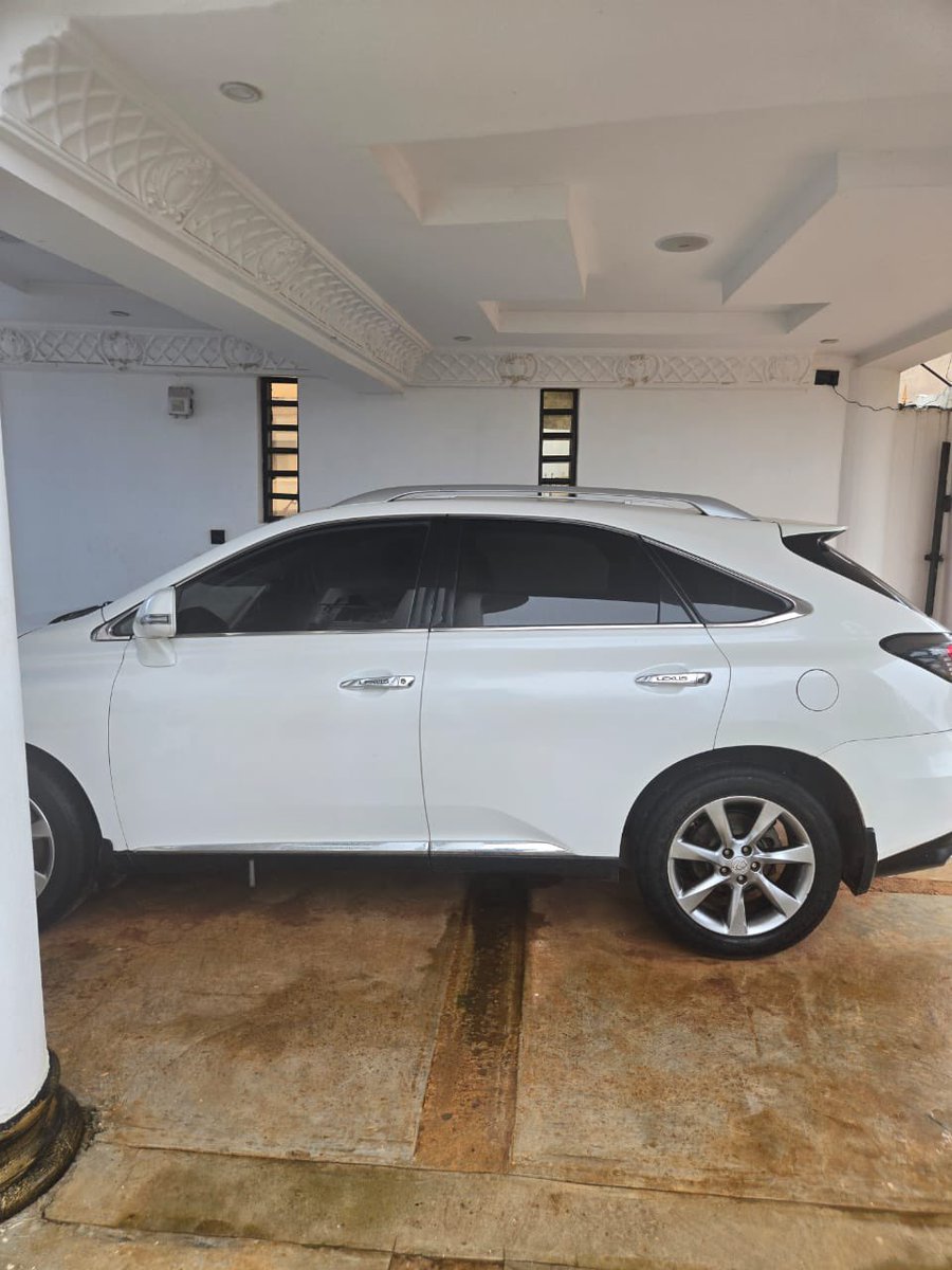 ibkizy's tweet photo. Lexus rx350 2010 foreign used clean and sharp. 
Location: Ogba 
Price: 19.5m https://t.co/Q8Z7CDGfpE