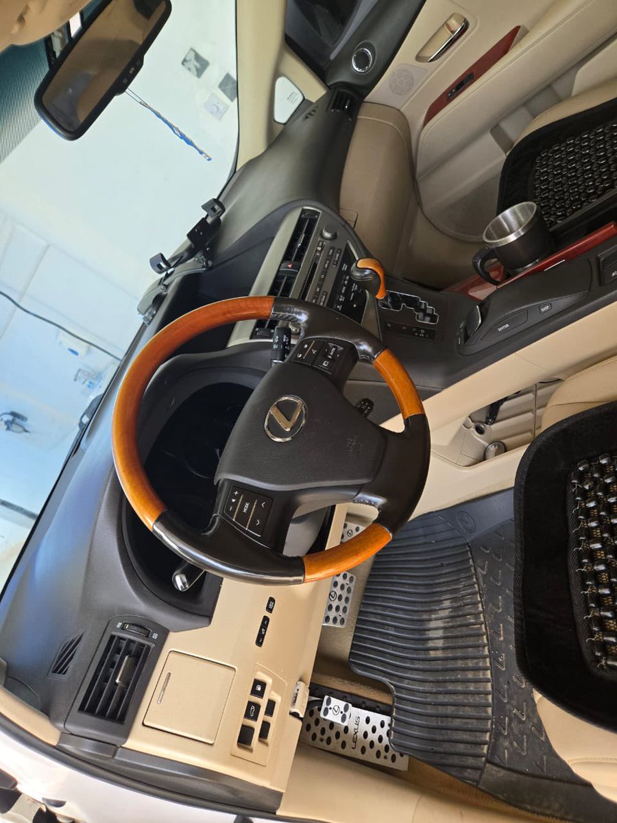 ibkizy's tweet photo. Lexus rx350 2010 foreign used clean and sharp. 
Location: Ogba 
Price: 19.5m https://t.co/Q8Z7CDGfpE