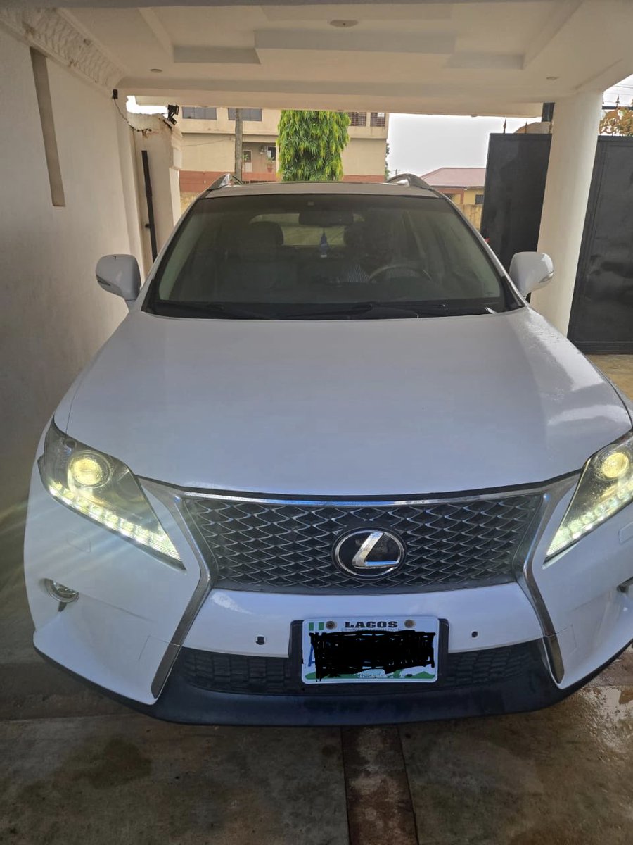 ibkizy's tweet photo. Lexus rx350 2010 foreign used clean and sharp. 
Location: Ogba 
Price: 19.5m https://t.co/Q8Z7CDGfpE