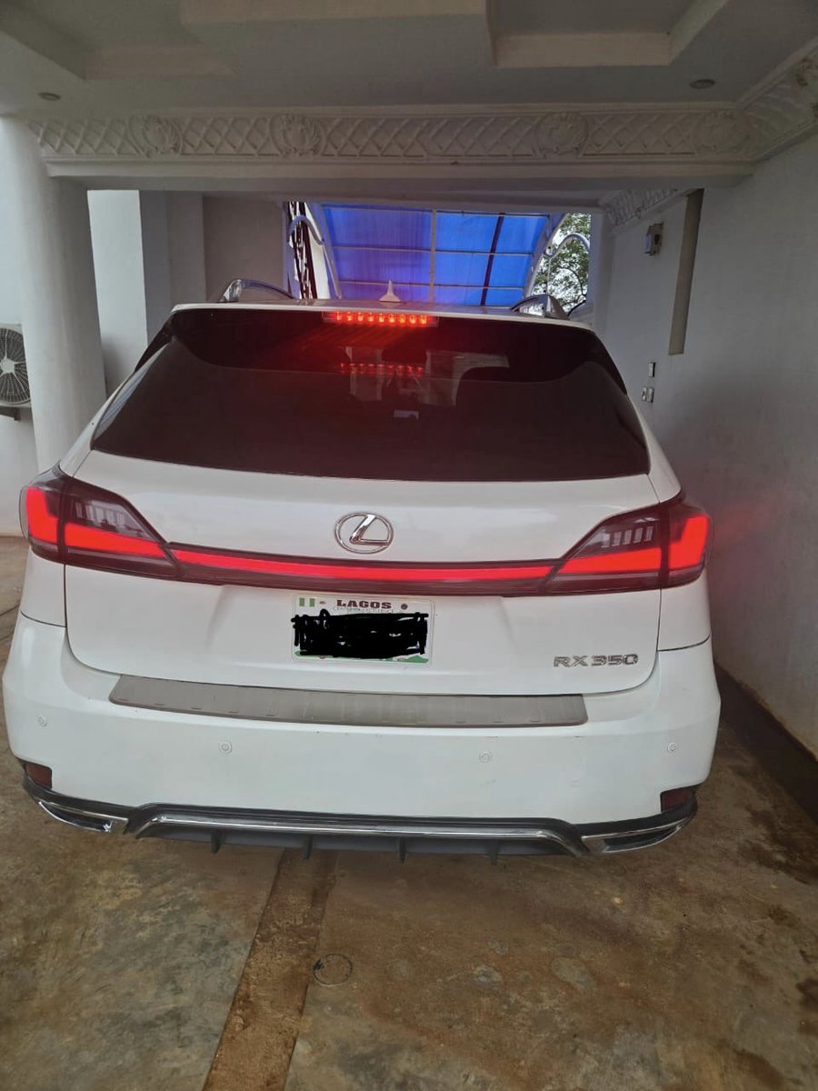 ibkizy's tweet photo. Lexus rx350 2010 foreign used clean and sharp. 
Location: Ogba 
Price: 19.5m https://t.co/Q8Z7CDGfpE