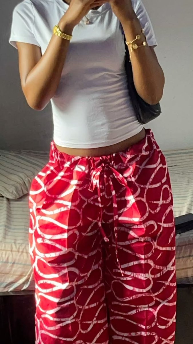 itscathiee's tweet photo. I can't let sickness get me 🤧 https://t.co/P5CmAkYCh6