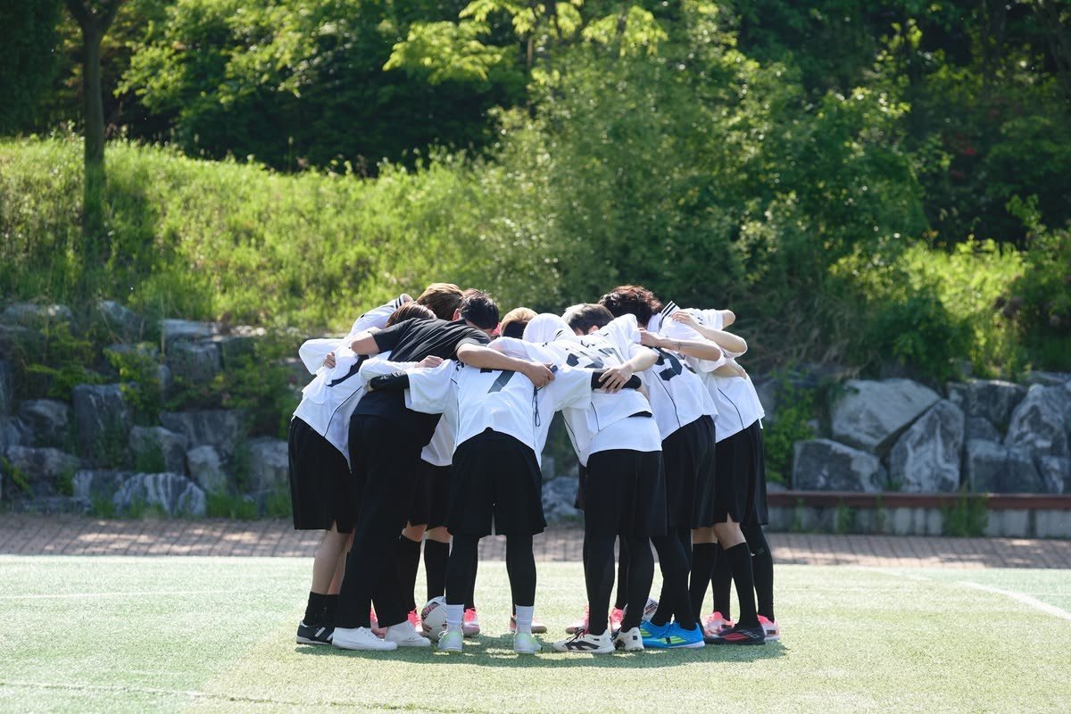 TREASUREth_'s tweet photo. Happy 6th anniversary to our #TREASURE 💎✨️

ขอบคุณที่เลือกเดินตามความฝันและมอบความสุขให้ทึเมมาตลอด 6 ปีนะ อยู่เป็นรอยยิ้มให้ทึเมไปอีกหลายปีเลยย❤️

SIXFINITY WITH TREASURE
#TREASURE6thANNIVERSARY
#트레저와함께한6년
#TREASURE @treasuremembers https://t.co/ZnQCeKWwX8