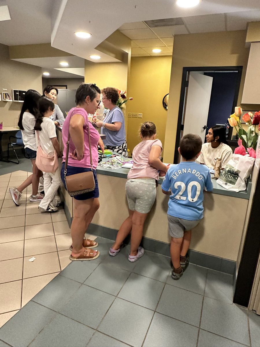 VolunteerVibe's tweet photo. August 4th, volunteering at the Buffalo Grove Museum was a wonderful experience! It was so much fun helping with art projects, getting creative with kids, and supporting a place that brings our community together. Every opportunity to serve is a chance to learn and inspire. https://t.co/ZSaOLR1G2X