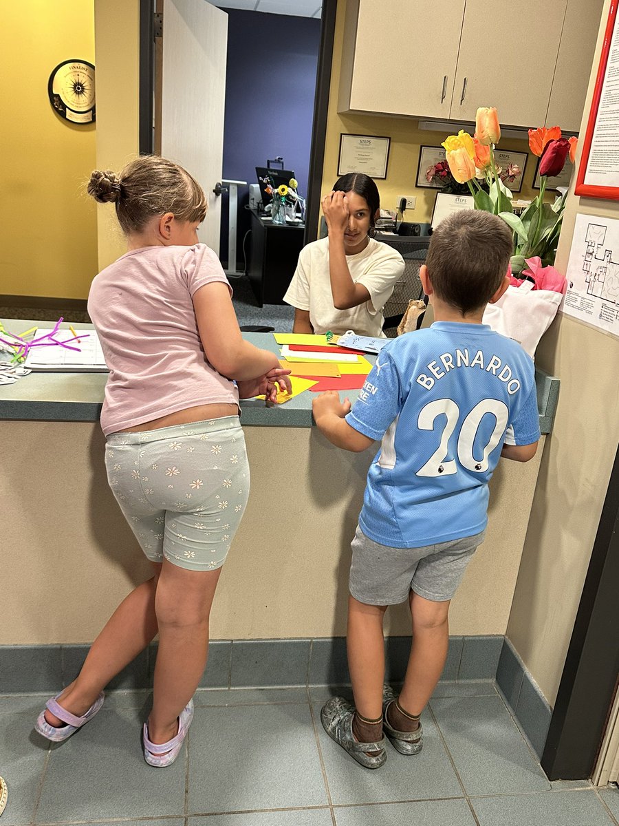 VolunteerVibe's tweet photo. August 4th, volunteering at the Buffalo Grove Museum was a wonderful experience! It was so much fun helping with art projects, getting creative with kids, and supporting a place that brings our community together. Every opportunity to serve is a chance to learn and inspire. https://t.co/ZSaOLR1G2X