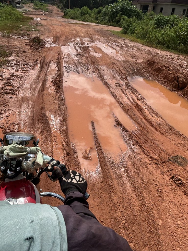 hykayforex's tweet photo. RAIN! RAIN! Go away ,come again another day with a is250 F sport!🥺🤲🏻🖤 https://t.co/craQ5yfuSm