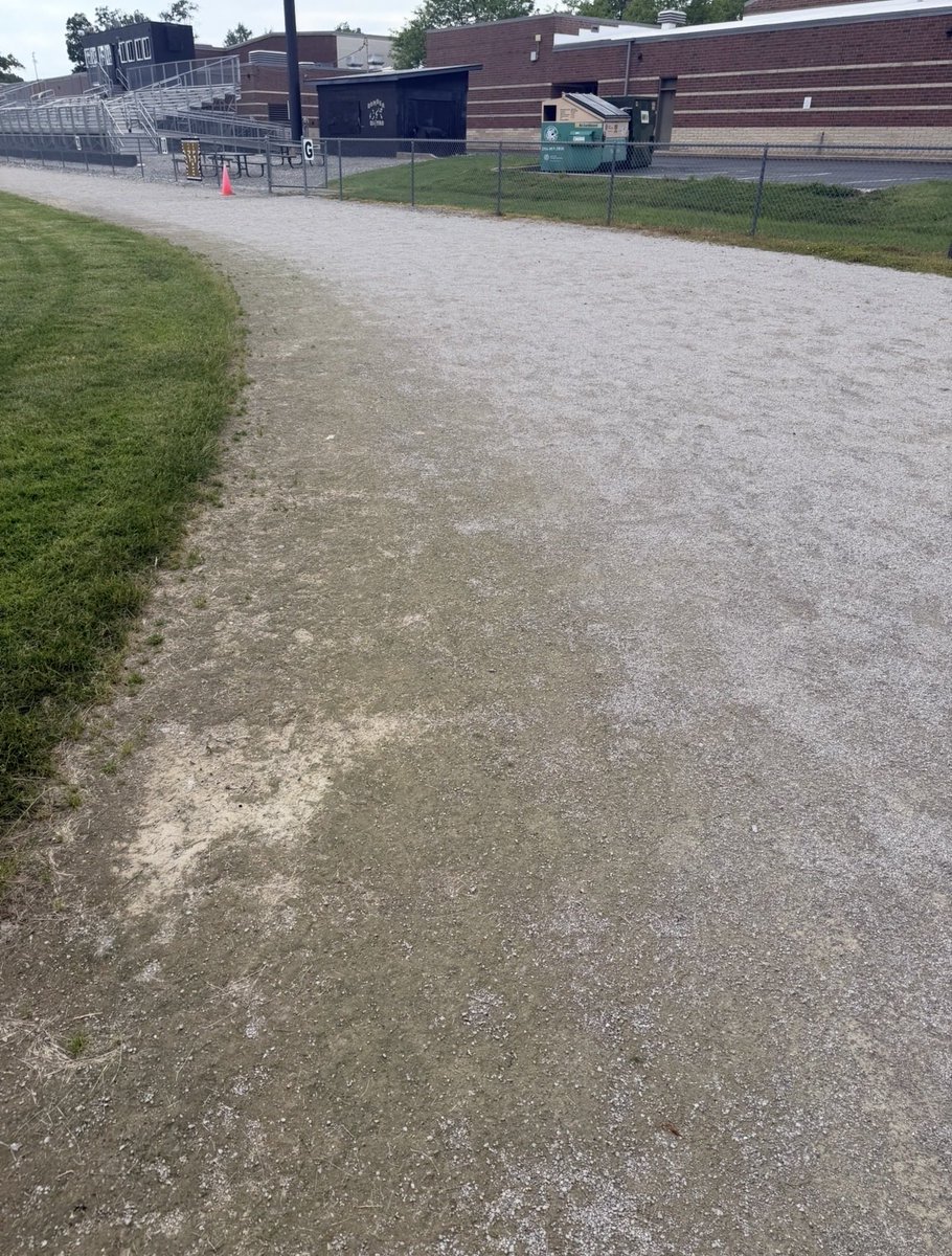 WindhamWHS's tweet photo. This is what we’re fighting for, Windham! 🖤💛

A real track. More opportunities for our athletes. A better future for generations of Bombers. 🏃‍♀️🏃‍♂️

Help us make it happen with the T-Mobile Friday Night 5G Lights grant!

@TMobile #entry #FN5GL https://t.co/xBmE29UHUV