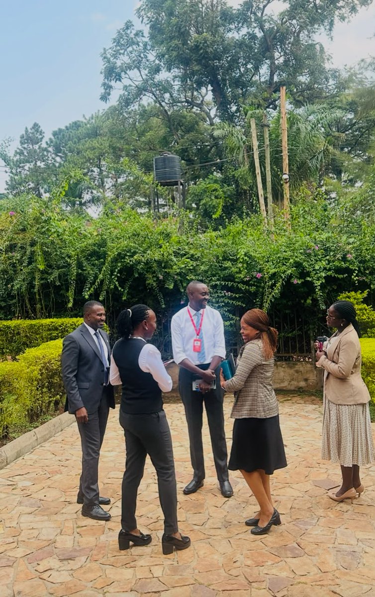 servicecopsug1's tweet photo. It has been a day filled with great conversations on innovation and collaboration opportunities as we hosted the Standard Bank Group team at Service Cops Limited for a courtesy visit and strategic engagement.
#Innovation #ServiceCops #StandardBankGroup https://t.co/bUYVSwy3vv
