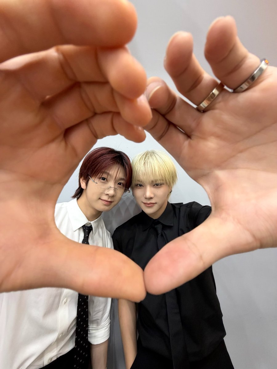 kissent2010's tweet photo. 【#AMPERSANDONE】

𝐀𝐌𝐏𝐄𝐑𝐒&𝐎𝐍𝐄 𝟒𝐭𝐡 𝐌𝐢𝐧𝐢 𝐀𝐥𝐛𝐮𝐦 [𝐃𝐄𝐅𝐈𝐍𝐈𝐓𝐈𝐎𝐍]
𝐑𝐄𝐋𝐄𝐀𝐒𝐄 𝐄𝐕𝐄𝐍𝐓 2ショット撮影会ポーズ📸

🗓2026.08.07 FRI 3PM | 6PM
・一緒にGOD
・チェリピース
・ハートIN  ※1部限定
・ニックとジュディ  ※2部限定

#앰퍼샌드원 #AMPERSANDONE
#DEFINITION #GOD