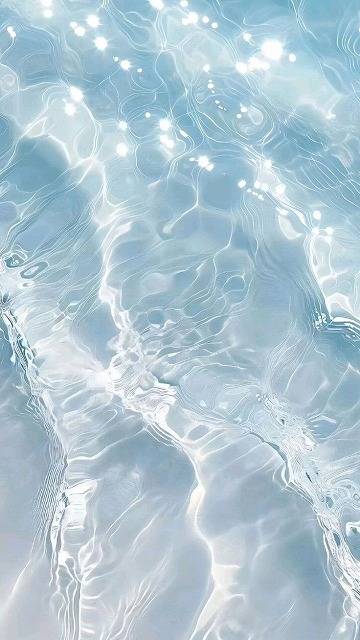 Tonyalhko's tweet photo. 深夜の寂しさに耐えきれず、また映画を流し始める。選んだのは、学生時代の鬱々とした日々を癒やしてくれた、懐かしい邦画。画面の明るさが、自分の暗い心を照らす。 https://t.co/W5dP3MGuMr