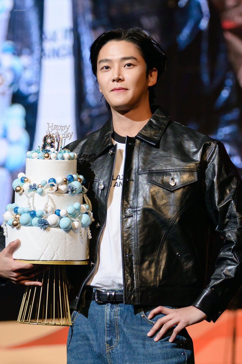 sw_withrowoon's tweet photo. Wherever You Are  
#로밍의여름_로운아_생일축하해 
I'm always by your side  
#HBD_ROWOON_DAY  
언제나 너의 뒤에서 조용히, 묵묵하게 너의 편이 되어줄게  
석우야, 생일 축하해💙 https://t.co/XjKUb8XRyv