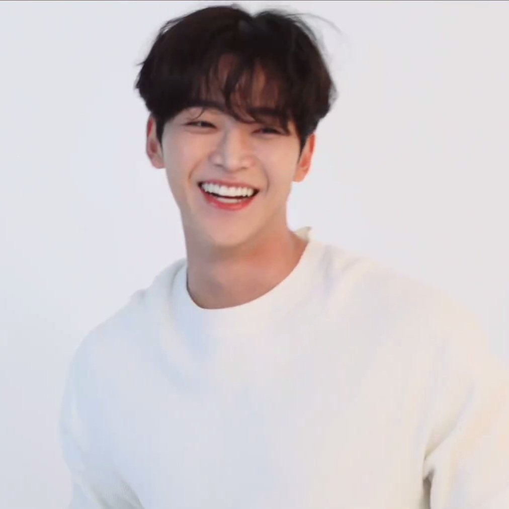 RO_mingming's tweet photo. (축) 20260807 김석우 서른살 생일!!! 🎉
#로밍의여름_로운아_생일축하해
태어나줘서 고마워 
#HBD_ROWOON_DAY
생일축하해 💙 https://t.co/eJ7AWY9BzQ